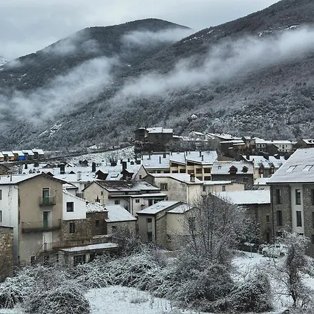 Apartment El Balcon De Biescas. *